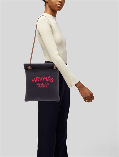 hermes aline grooming bag 2022.